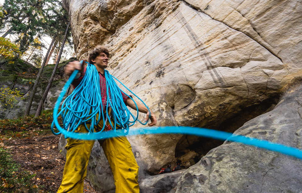 VIDEO: How to coil a climbing rope?