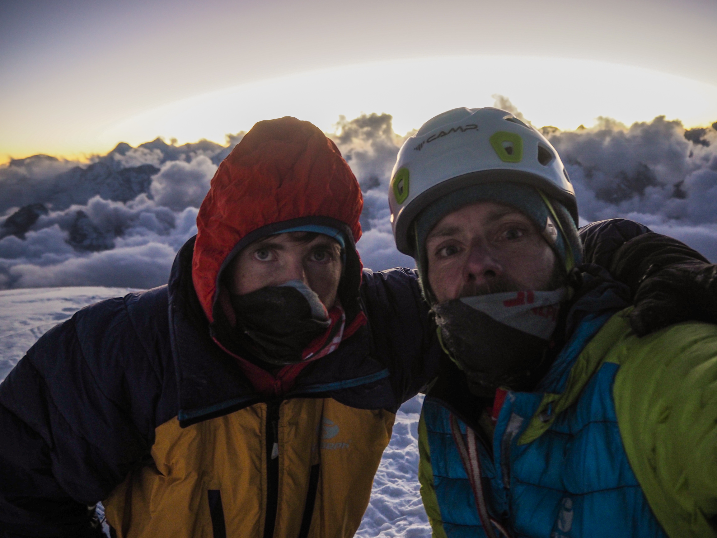 New route in the West face of Cholatse (6.440 m)